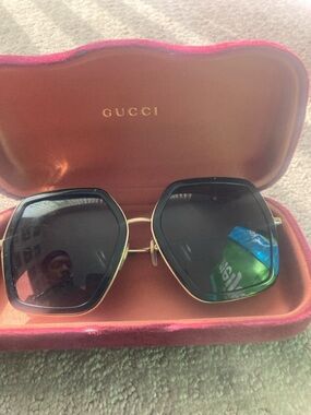 Gucci Oversized Geometric Square Sunglasses – Black & Gold (GG0106S)